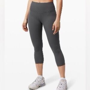 Lululemon Wunder Under High-Rise,Crop 21"
graphite grey, Size 6